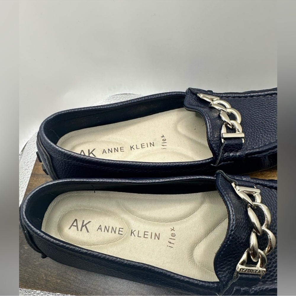 Anne Klein iFlex Silvee Blue Pebbled Leather Chain Loafer 7.5 - Picture 6 of 8
